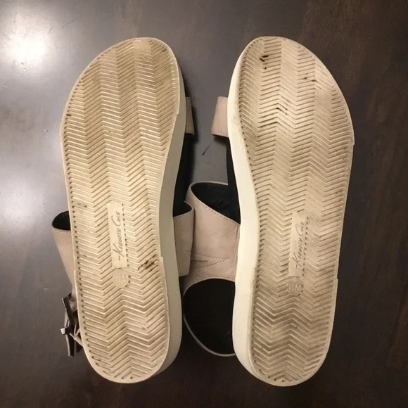 Kenneth Cole New York Lake Sandals Size 8 - Picture 8 of 9